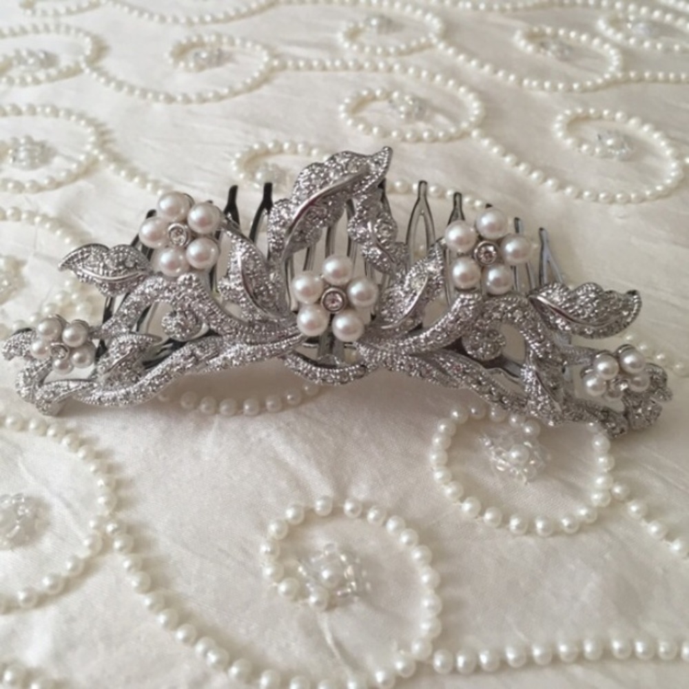 NADRI Silver Jeweled headpiece
